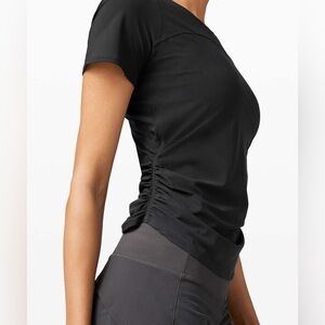 #174 Lululemon Run Off Route Short Sleeve P 17” L 18.2”